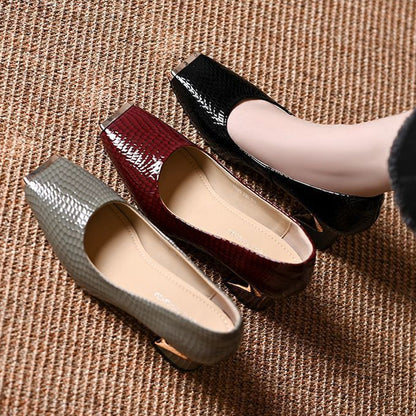 👠 Damespumps met blokhak en slangenprint – vierkante neus, metalen accenten en comfort de hele dag door ✨