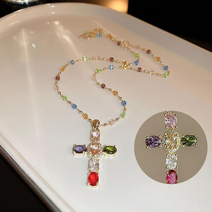💎 50% KORTING!! ✝️ Kleurrijke ketting met kruisvormige hanger van strass – levendige glinstering, verstelbare lengte en een betekenisvol statement ✨