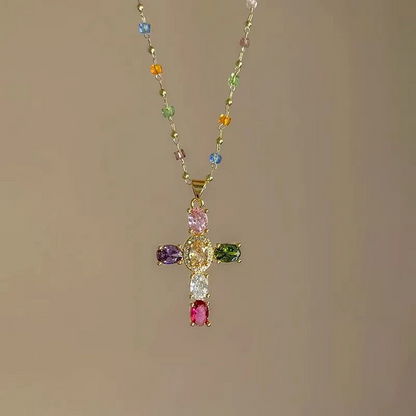 💎 50% KORTING!! ✝️ Kleurrijke ketting met kruisvormige hanger van strass – levendige glinstering, verstelbare lengte en een betekenisvol statement ✨