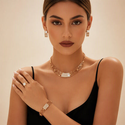 💎50% KORTING! 📿 Elegante 4-delige set sieraden met strass, glanzend ontwerp 💛